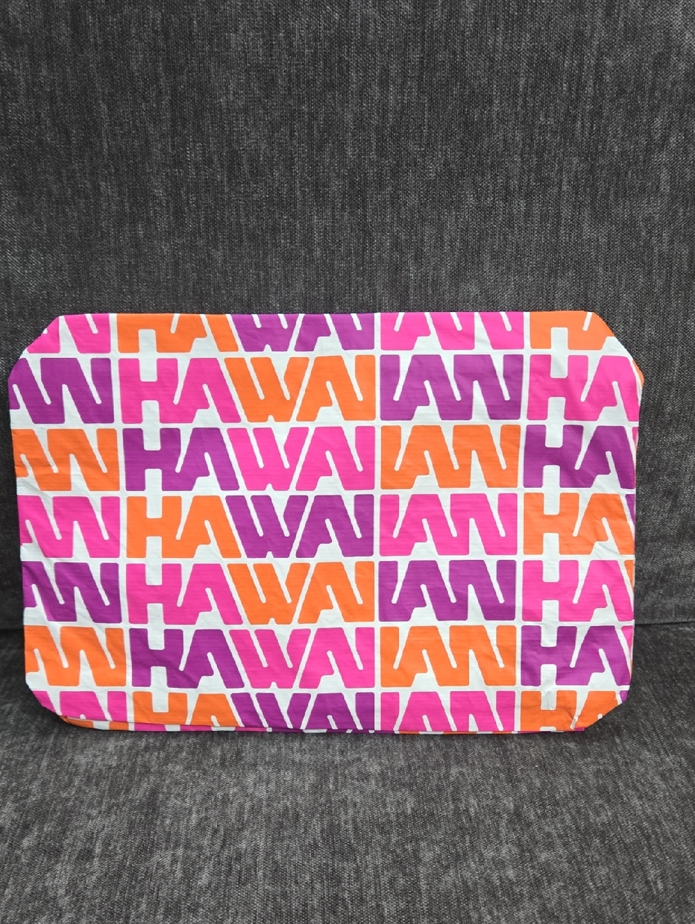 Hawaiian Airlines Small Pouch - Picture 3 of 5